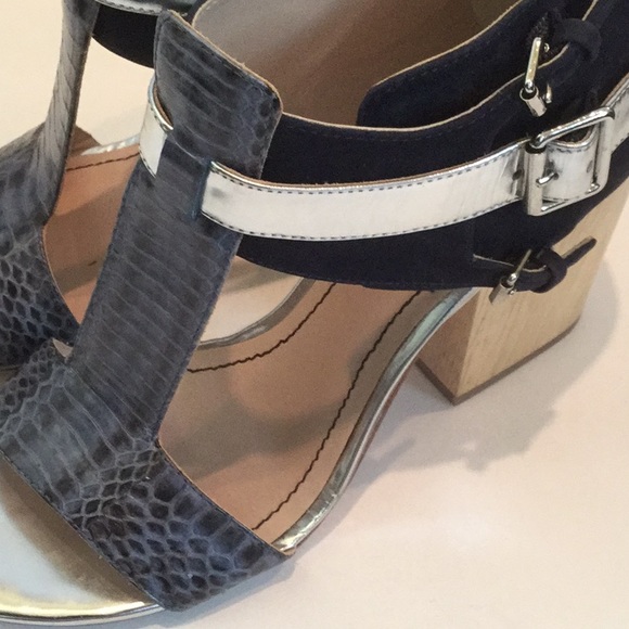 Elizabeth and James navy blue & silver heels - Picture 5 of 7